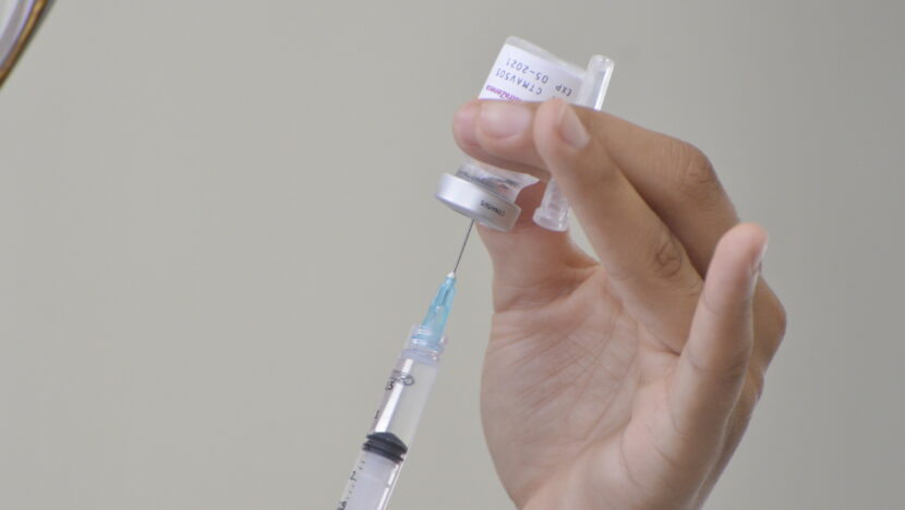 Vacina BCG pode reduzir risco de Alzheimer em idosos, aponta estudo