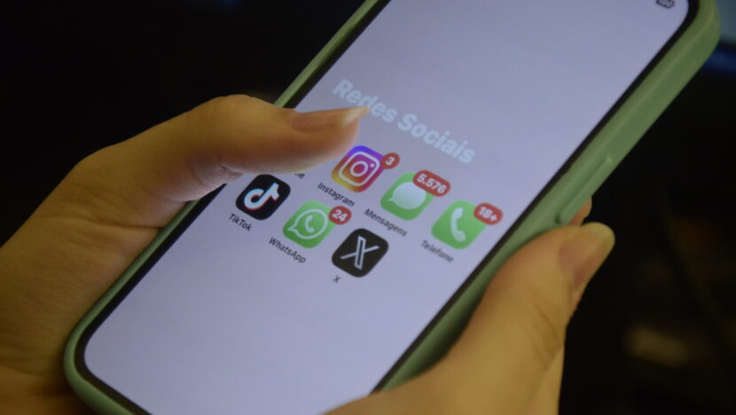 Reino Unido quer toque de recolher em redes sociais
