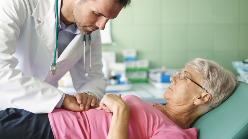 Quase metade dos brasileiros adia consulta após sangue nas fezes
