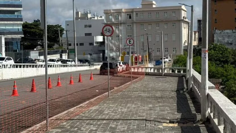 Trecho da Avenida Getúlio Vargas é interditado por risco em muro de contenção