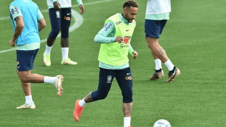 Neymar faz primeiro treino completo e se aproxima de estreia na Copa