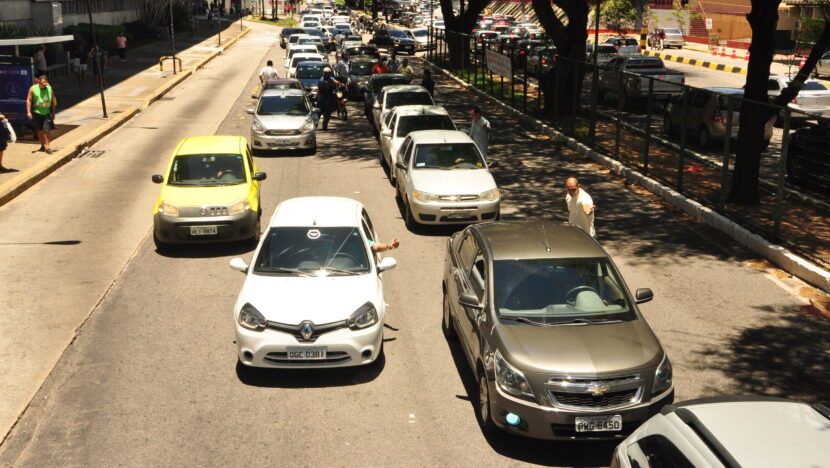 Uber altera regras do Black e Comfort; confira os carros que saem das categorias